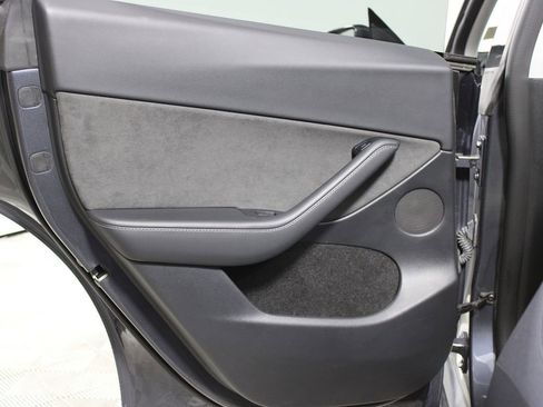 Used 2022 Tesla Model Y Performance image 22