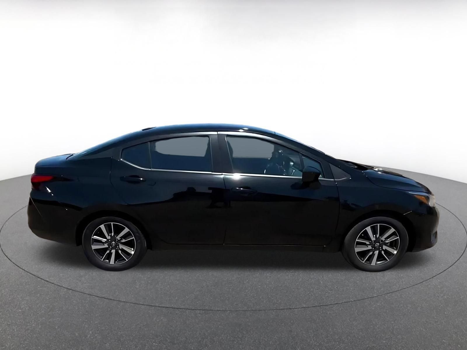 Used 2025 Nissan Versa SV FWD image 15