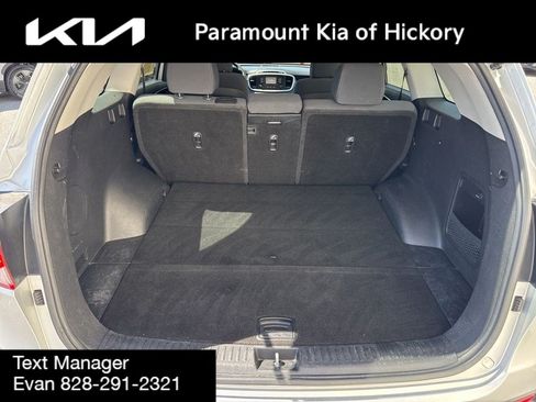 Used 2017 Kia Sorento FWD image 11