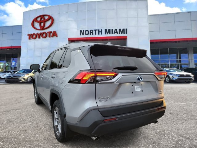 Used 2024 Toyota RAV4 XLE AWD/4WD image 3