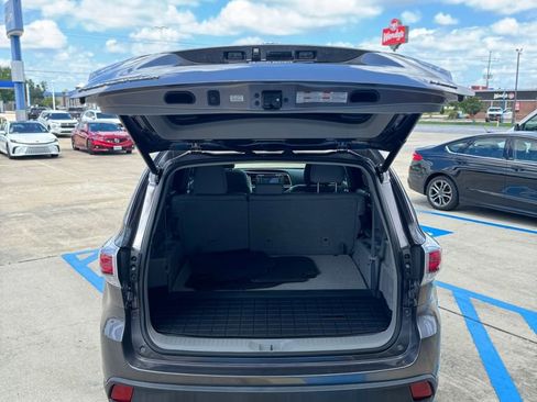 Used 2015 Toyota Highlander XLE FWD image 7
