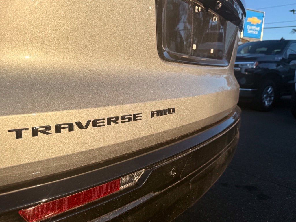 Used 2026 Chevrolet Traverse RS w/ LPO, Floor Liner Package AWD/4WD image 13