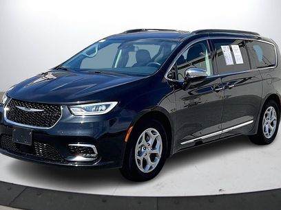 Used 2023 Chrysler Pacifica Limited