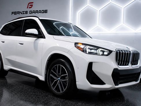 Used 2024 BMW X1 xDrive28i w/ M Sport Package AWD/4WD image 5