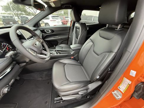 New 2026 Jeep Compass Latitude AWD/4WD image 17