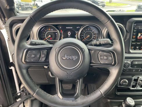 Used 2022 Jeep Wrangler Unlimited Sport w/ Sun And Sound Package AWD/4WD image 29