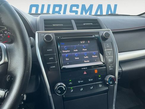 Used 2016 Toyota Camry SE w/ Moonroof Package image 18