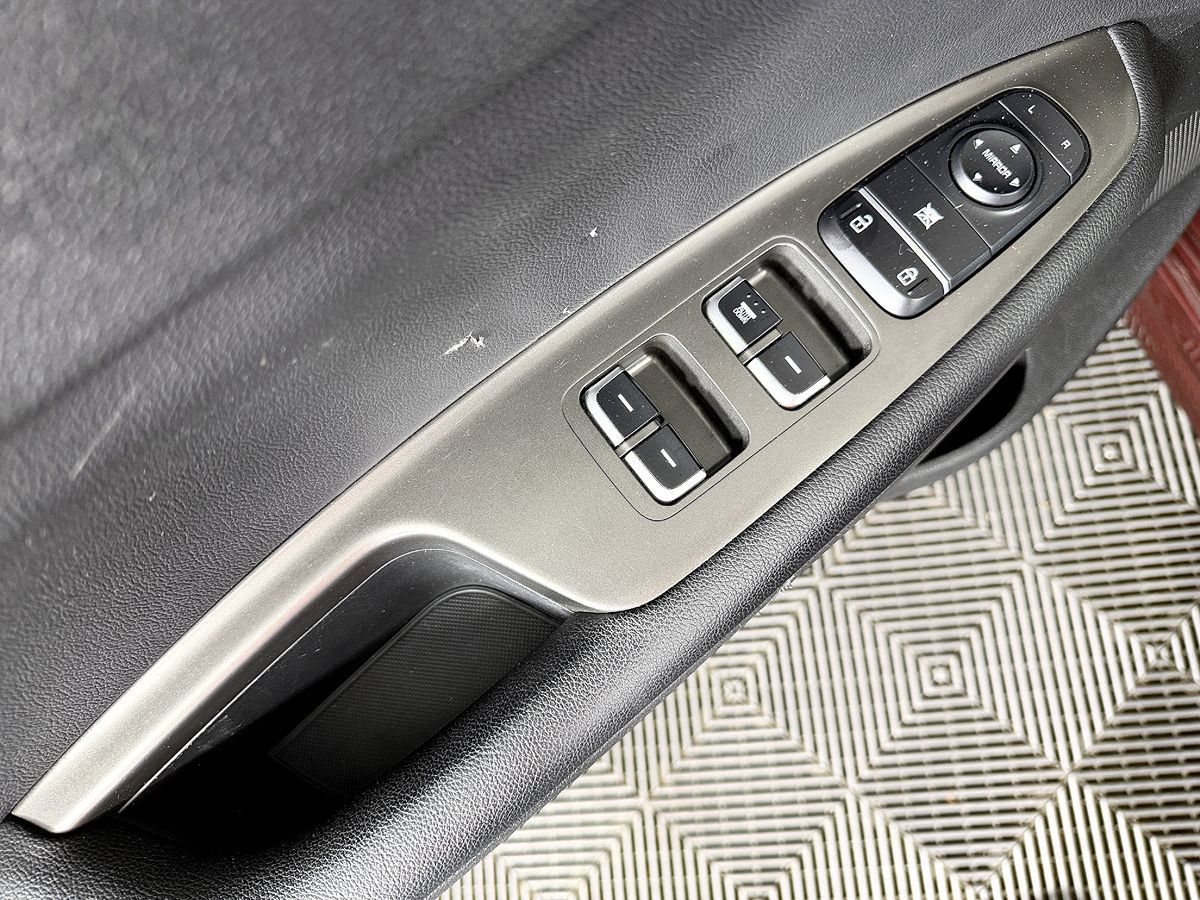Used 2020 Kia Optima LX FWD image 28