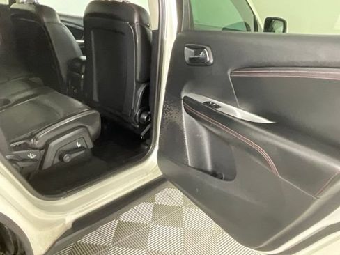 Used 2015 Dodge Journey R/T w/ Flexible Seating Group FWD image 22