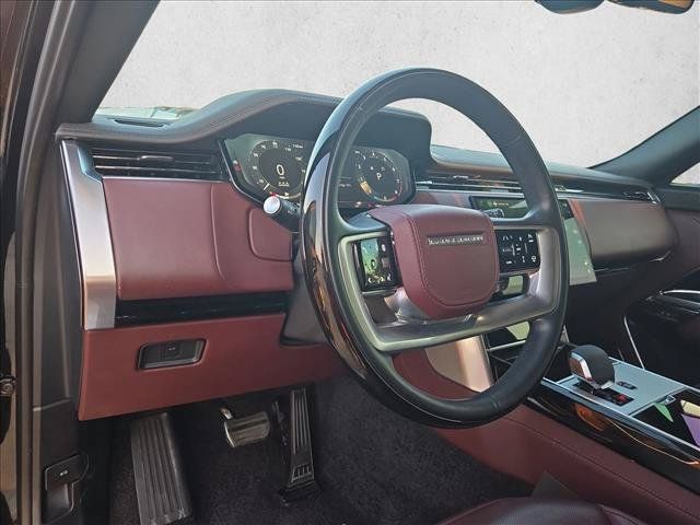 Used 2024 Land Rover Range Rover Long Wheelbase Autobiography AWD/4WD image 10