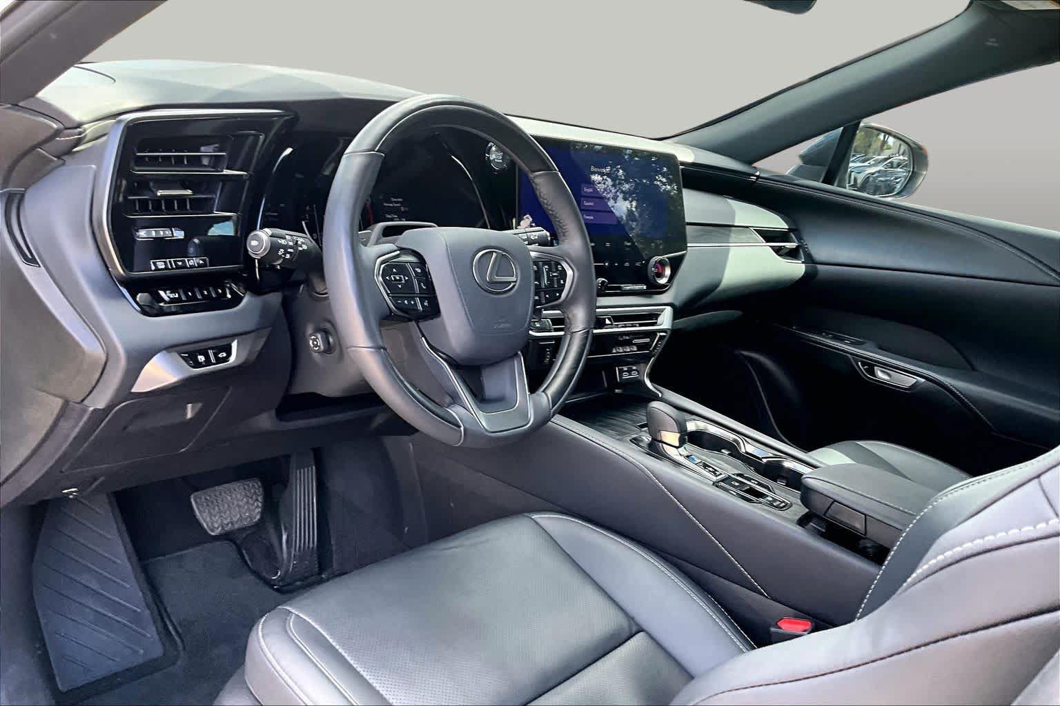 Used 2025 Lexus RX 350 Premium w/ Convenience Package FWD image 18