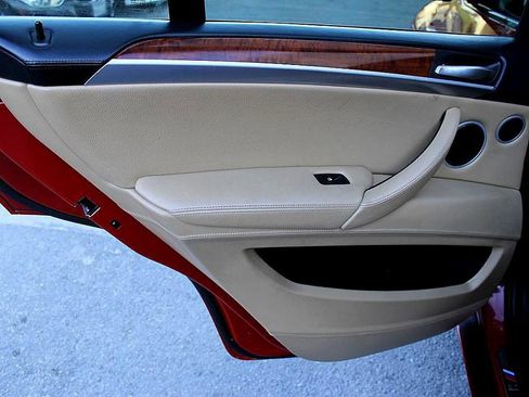 Used 2012 BMW X5 M image 12