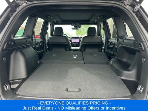 New 2025 Jeep Grand Cherokee Limited w/ Black Appearance Package image 30