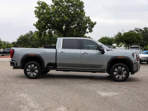 Used 2024 GMC Sierra 2500 Denali w/ Denali Reserve Package AWD/4WD image 8