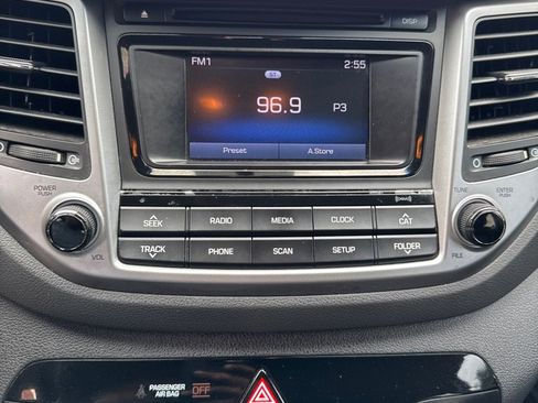 Used 2016 Hyundai Tucson Sport FWD image 11
