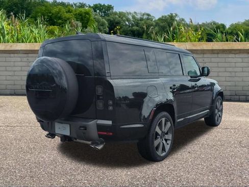 New 2026 Land Rover Defender 130 V8 AWD/4WD image 4