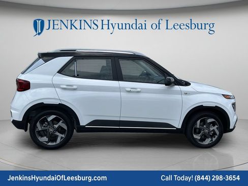 New 2026 Hyundai Venue SEL FWD image 4