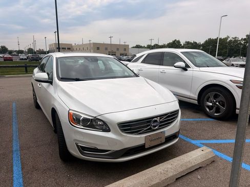 Used 2017 Volvo S60 T5 Inscription Platinum w/ Climate Package AWD/4WD image 8