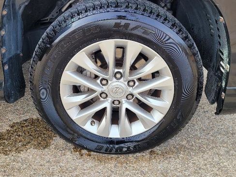 Used 2016 Lexus GX 460 w/ Premium Package image 24