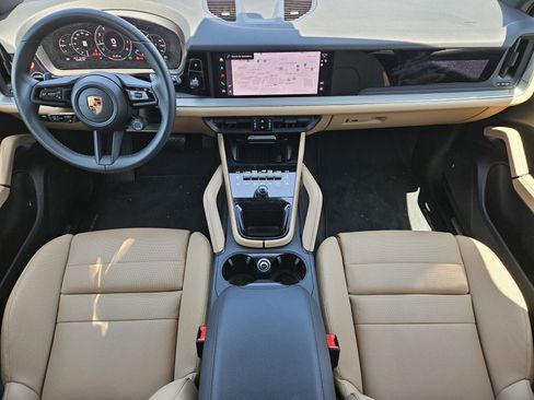 Certified 2026 Porsche Cayenne AWD/4WD image 24