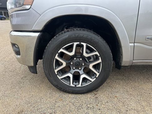 Used 2025 RAM 1500 Laramie image 19