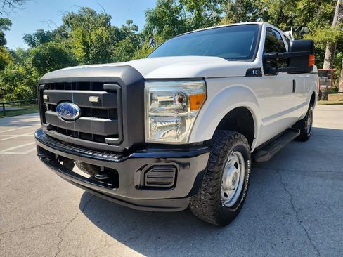 Used 2016 Ford F250 XL w/ Power Equipment Group image 3