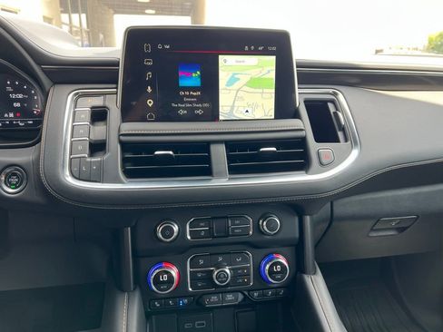 Used 2023 GMC Yukon XL AT4 w/ Technology Package AWD/4WD image 16