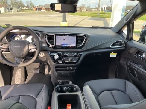 New 2026 Chrysler Pacifica Select w/ S Appearance Package FWD image 12