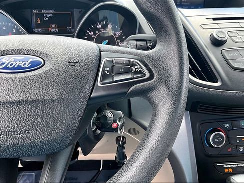 Used 2017 Ford Escape SE FWD image 18