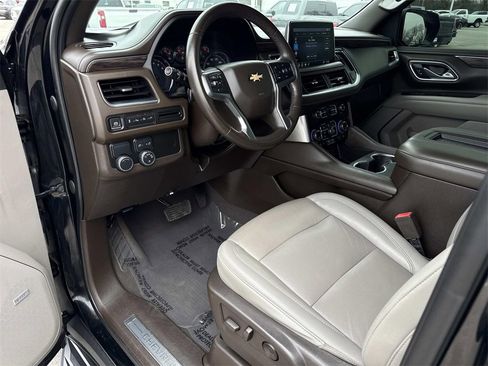 Used 2021 Chevrolet Suburban LT image 10