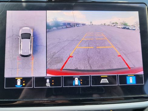 Used 2022 Chevrolet Bolt EUV Premier w/ Sun & Sound Package FWD image 29