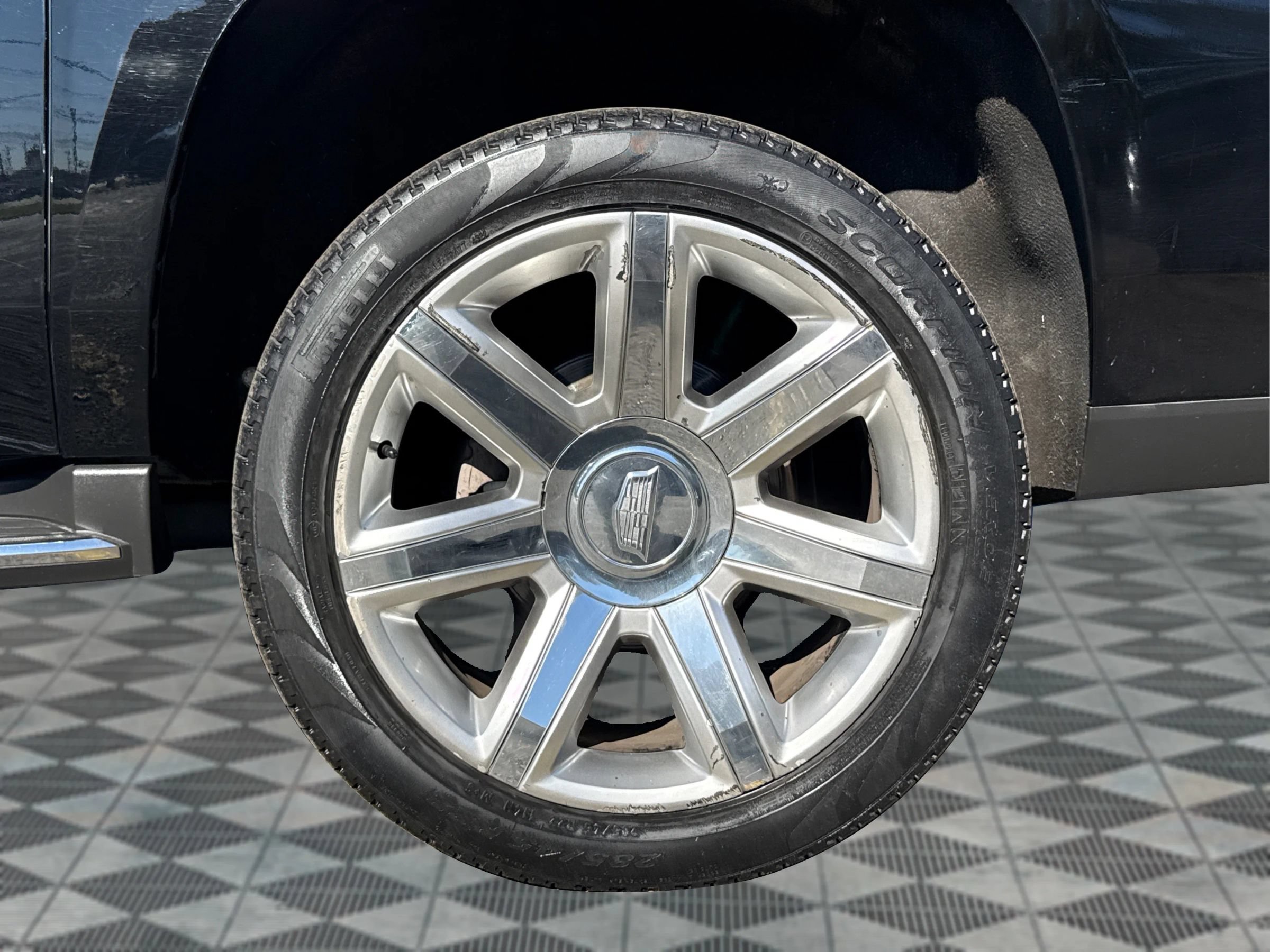 Used 2020 Cadillac Escalade ESV Luxury AWD/4WD image 23