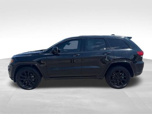 Used 2021 Jeep Grand Cherokee Laredo X AWD/4WD image 2