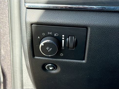 Used 2020 Jeep Grand Cherokee Limited image 35