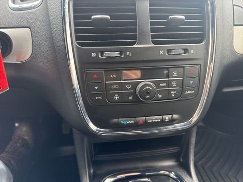 Used 2020 Dodge Grand Caravan GT image 16