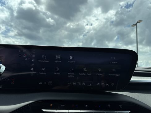 New 2026 Buick Enclave Avenir w/ Super Cruise Package FWD image 23