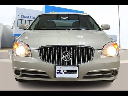 Used 2010 Buick Lucerne CXL image 2