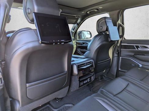 Used 2023 Jeep Wagoneer Series II image 25