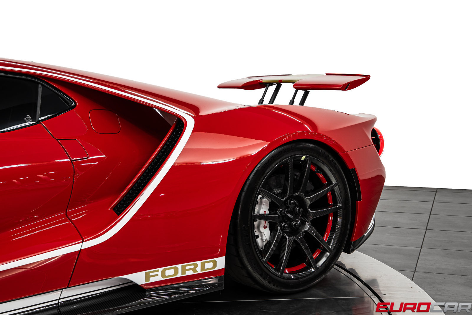 Used 2022 Ford GT Heritage Edition RWD image 23
