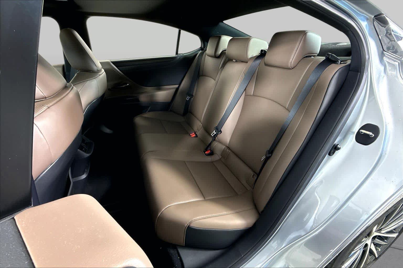 Used 2025 Lexus ES 350 w/ Premium Package FWD image 18