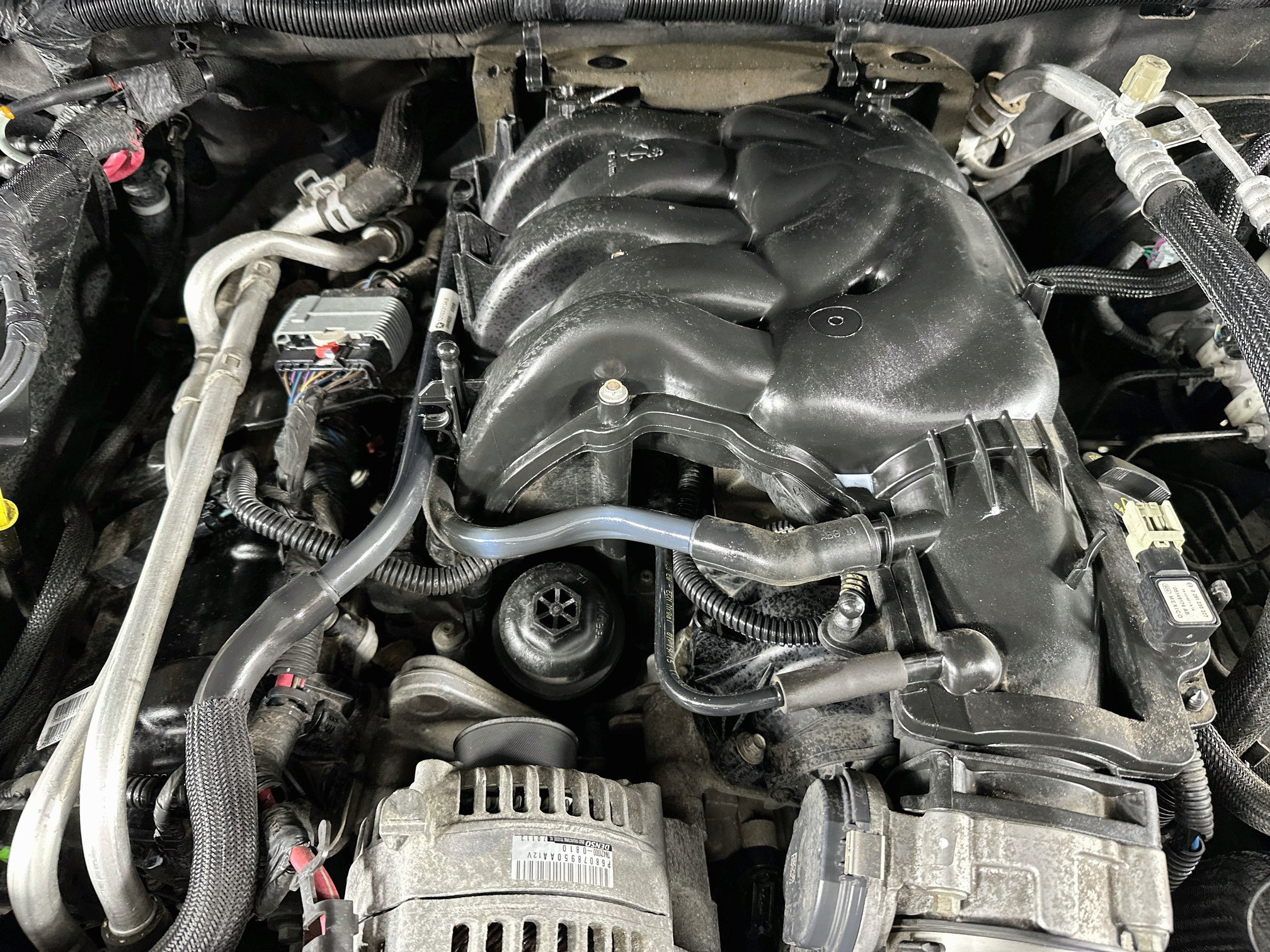 Used 2015 Jeep Wrangler Sport w/ Connectivity Group AWD/4WD image 25