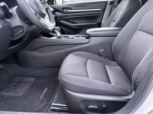 Used 2023 Nissan Altima 2.5 SV FWD image 18