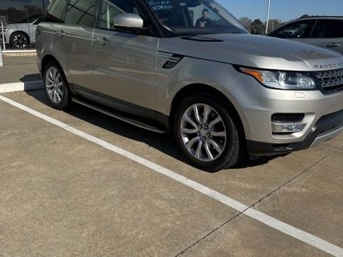 Used 2016 Land Rover Range Rover Sport HSE image 2