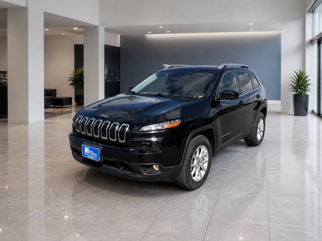 Used 2016 Jeep Cherokee Latitude w/ Cold Weather Group AWD/4WD image 2