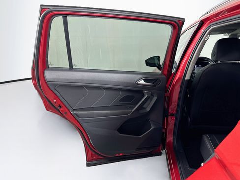 Used 2022 Volkswagen Tiguan SE FWD image 26