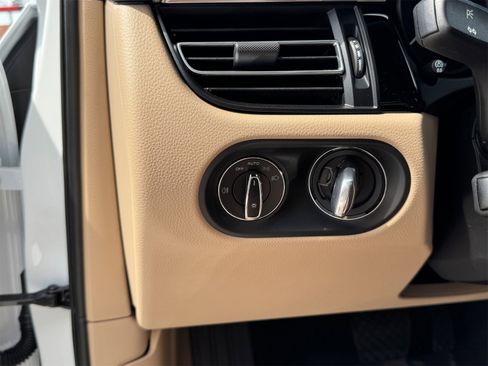 New 2026 Porsche Macan image 24