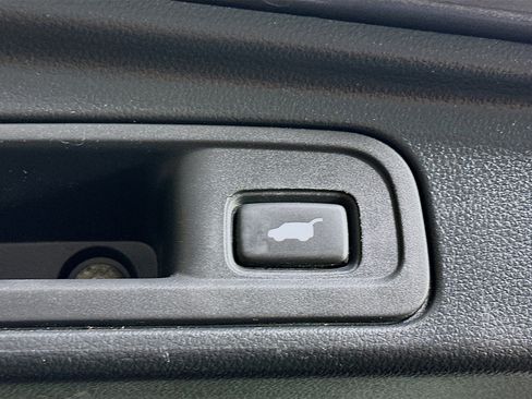 Used 2020 Honda Pilot Touring image 30