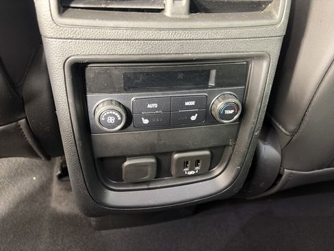 Used 2019 Buick Envision Essence image 17