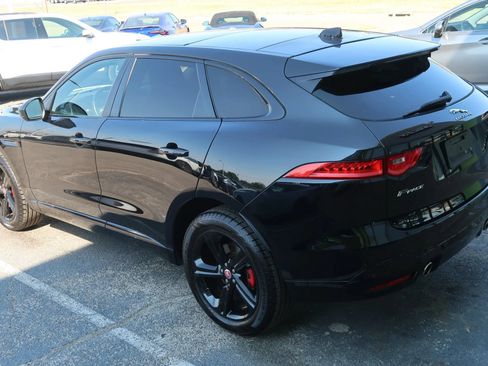 Used 2019 Jaguar F-PACE S AWD/4WD image 11
