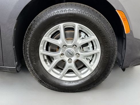 Used 2022 Chrysler Voyager LX FWD image 32